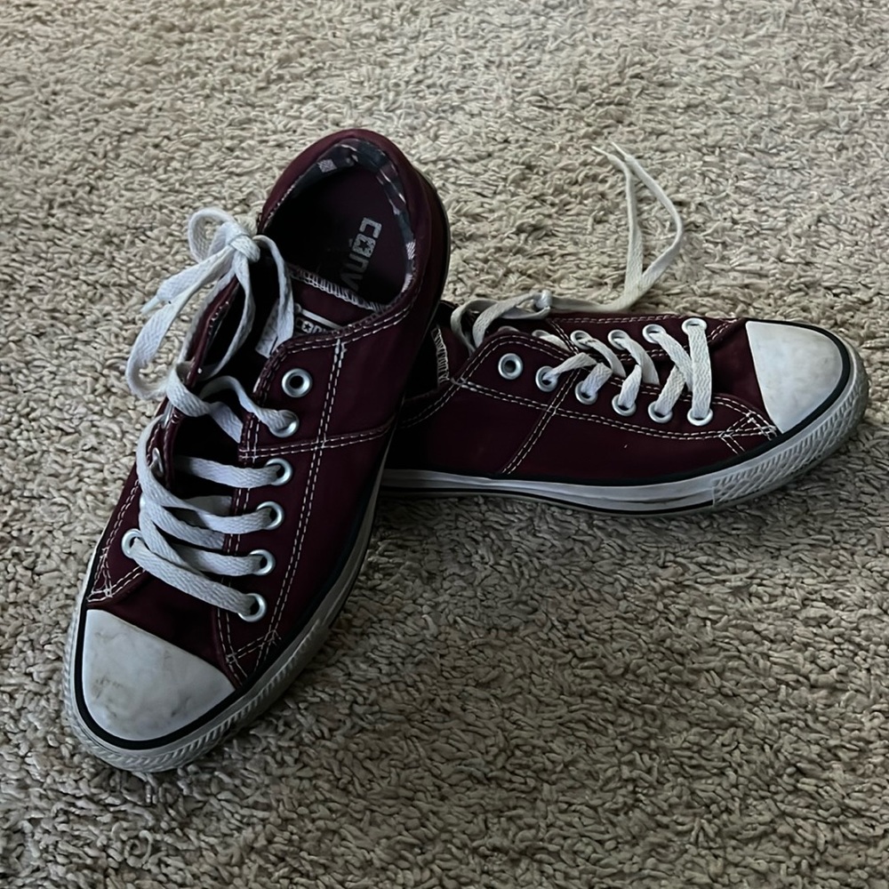 Maroon converse